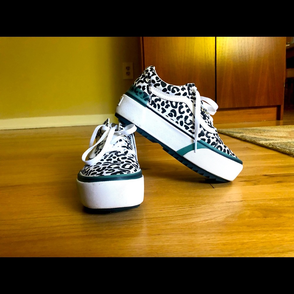 COPY - Vans UV Color-Changing Leopard Platform Sneakers